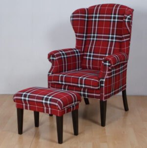 Fotel Uszak wraz z podnóżkiem, czerwona tkanina w kratkę. ZMS Miro