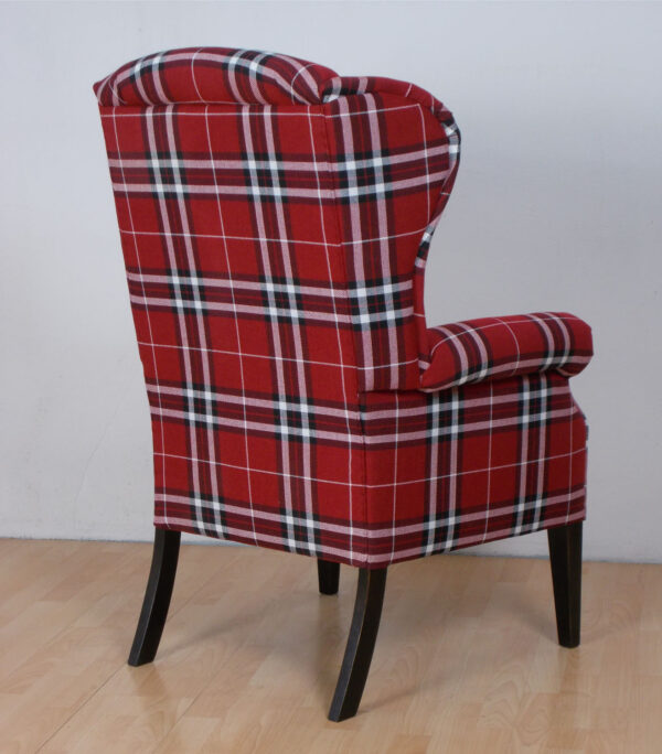 Fotel Uszak w czerwoną kratkę, widok od tyłu. ZMS Miro