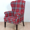 Fotel Uszak w czerwoną kratkę, widok z przodu. ZMS Miro